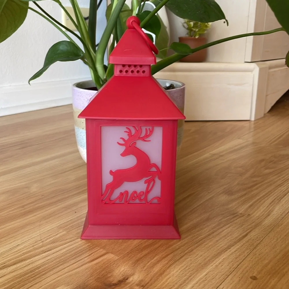 HALLMARK Joy/Noel // red reindeer lantern // battery-powered // plastic NWT